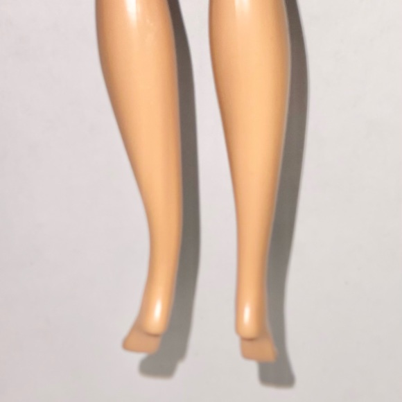 2004 Barbie The Fairytale Collection - Rapunzel Doll Mattel #B5826 - Picture 9 of 11